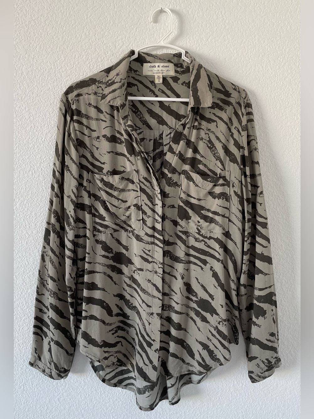 cloth & stone Olive-Tan Zebra-Print Button Down Shirt